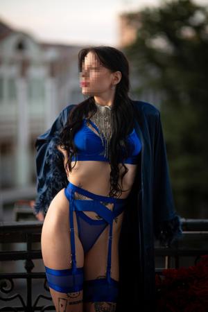 Ең күшті қыз жалаңаш Жұлдызды соғыстардағы секс пародия